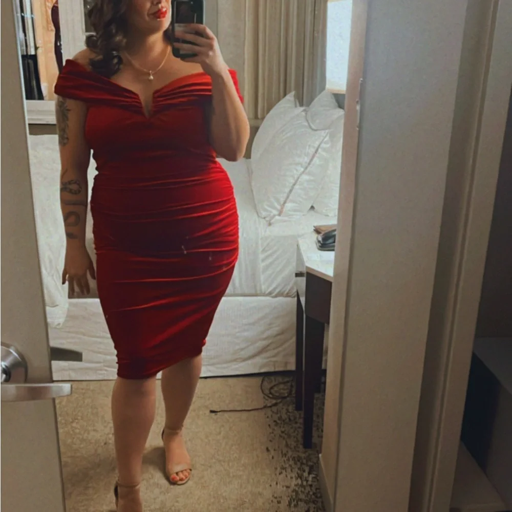 Off-Shoulder Red Ruched Cocktail Dress - Picture 2 of 3
